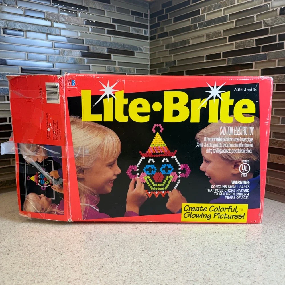 VTG 1993 Lite-Brite Milton Bradley 4780 Original Box w/ Pegs & Templates WORKS